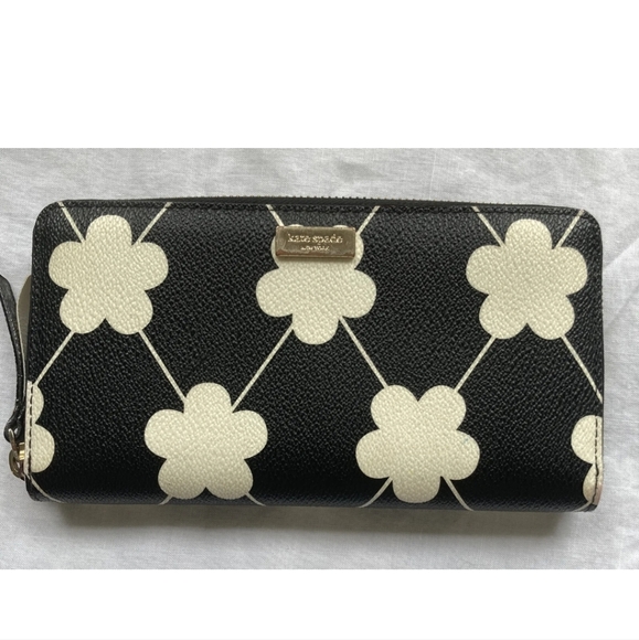 Kate Spade Wallet - Picture 1 of 3
